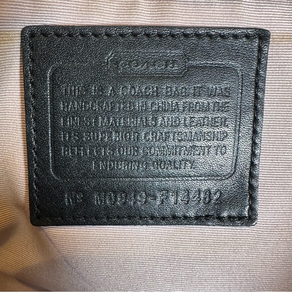 Coach Y2K City Zip Horse & Carriage Tote Bag EUC - Picture 14 of 16